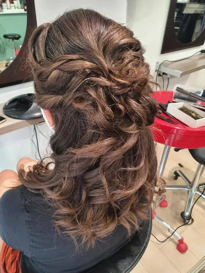 chignon cheveux longs femme