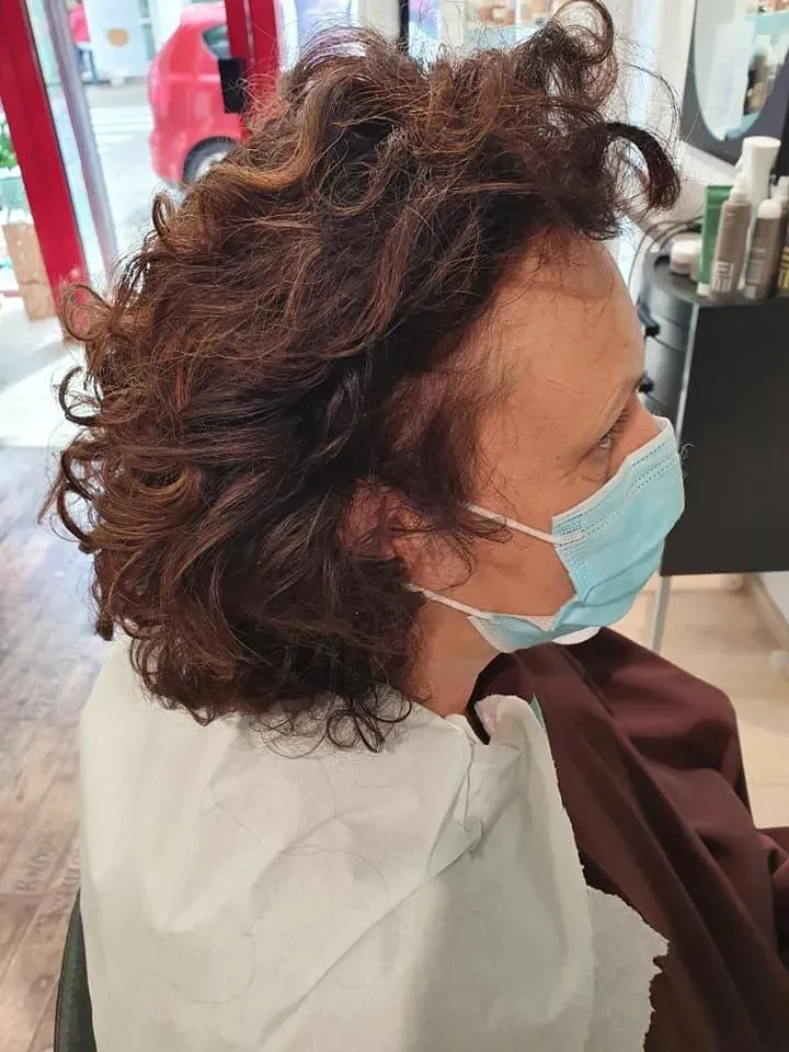 coiffure cheveux bouclés