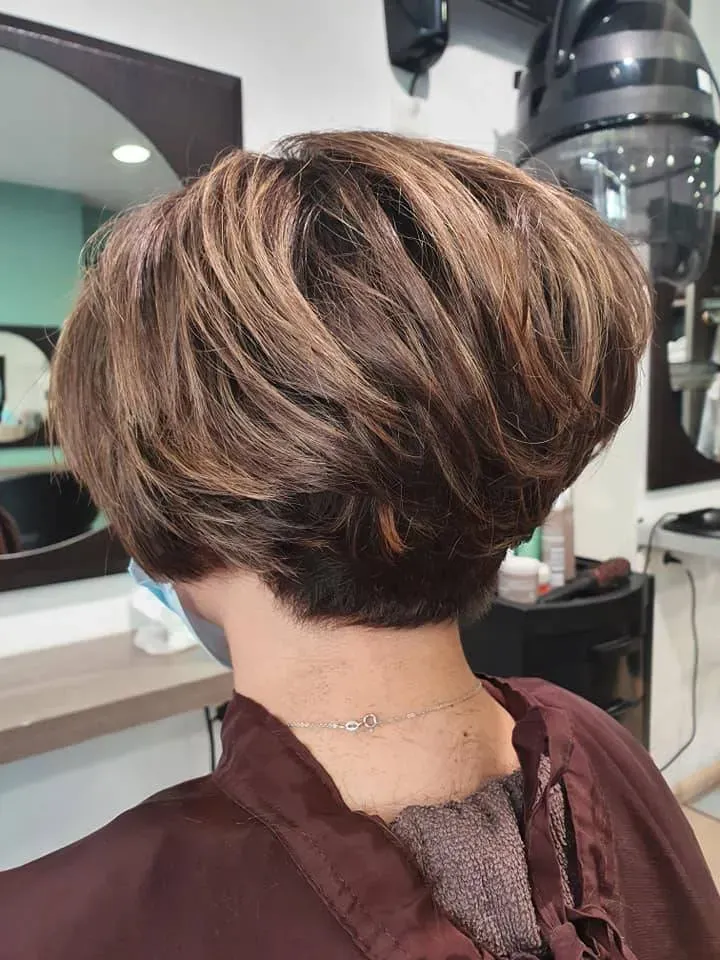 coiffure femme cheveux courts